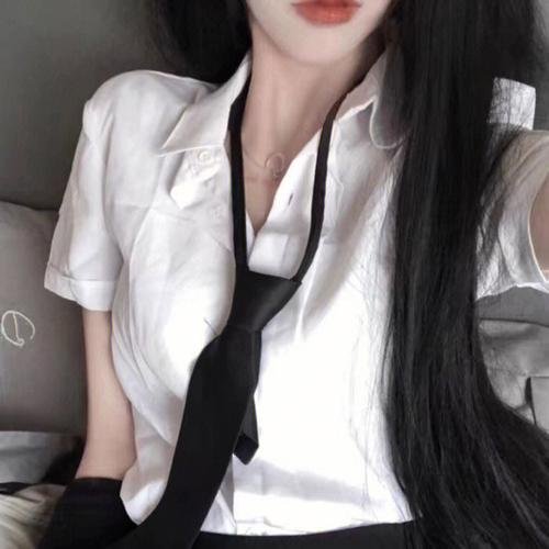 沉默一瞬